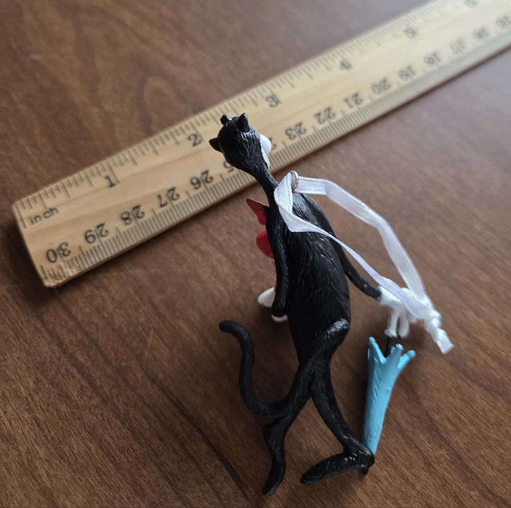 Dr Seuss Cat In The Hat Resin Ornament